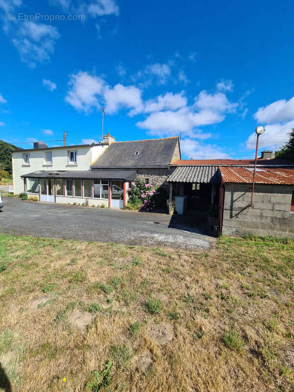 Maison à PLOUMAGOAR