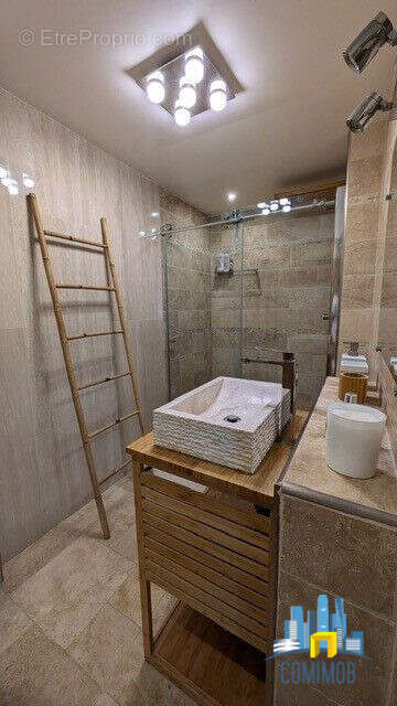 Appartement à COURBEVOIE