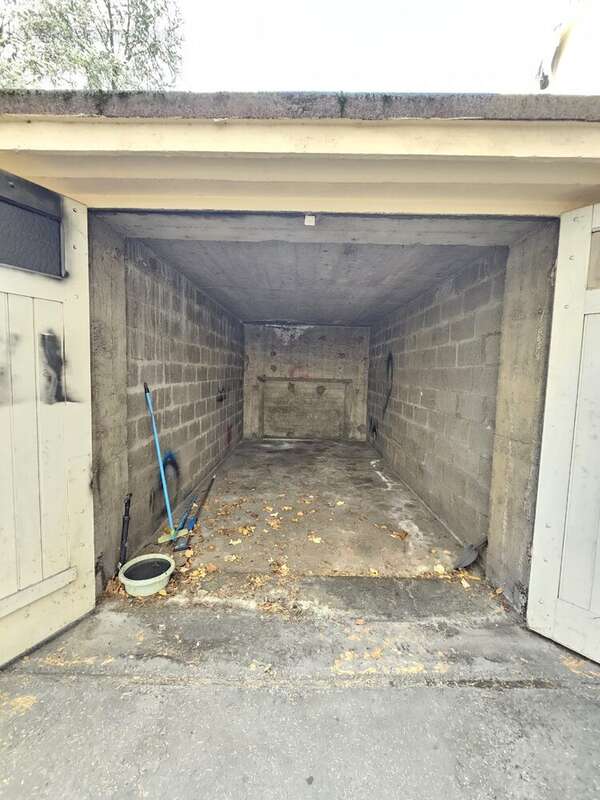 Parking à SAINT-ETIENNE