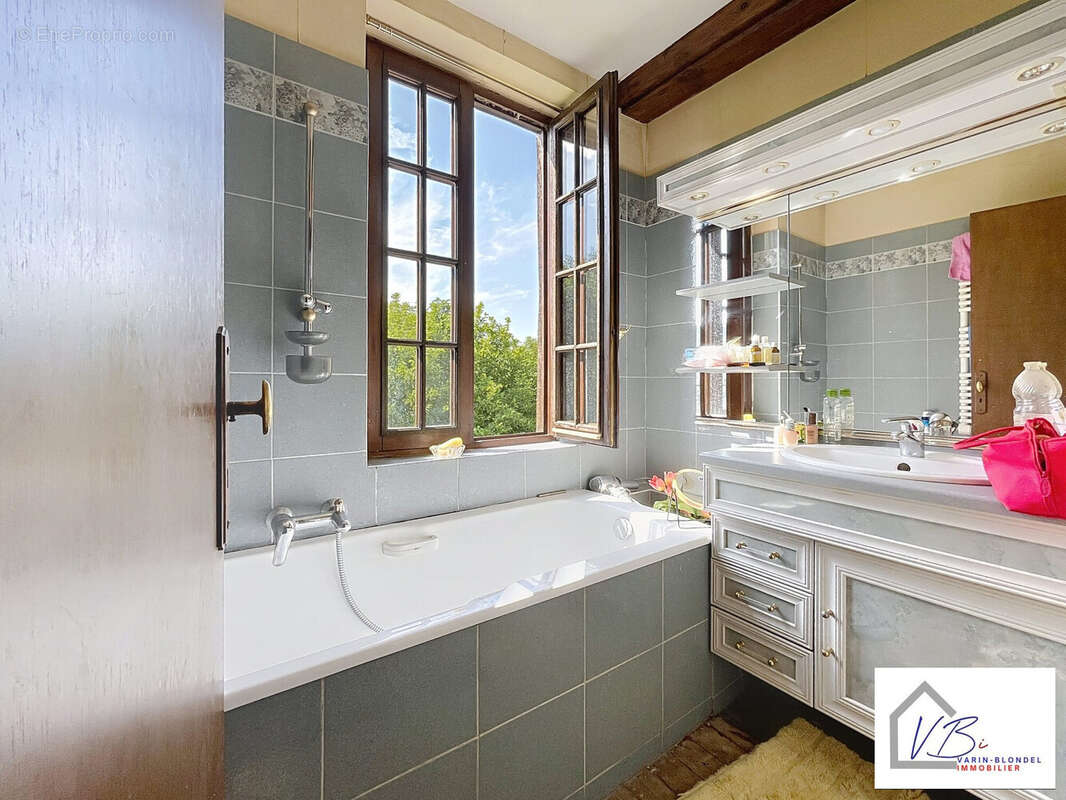 Maison à LILLEBONNE