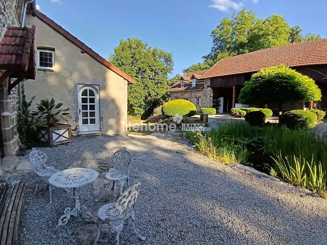 Maison à SAINT-QUENTIN-LA-CHABANNE