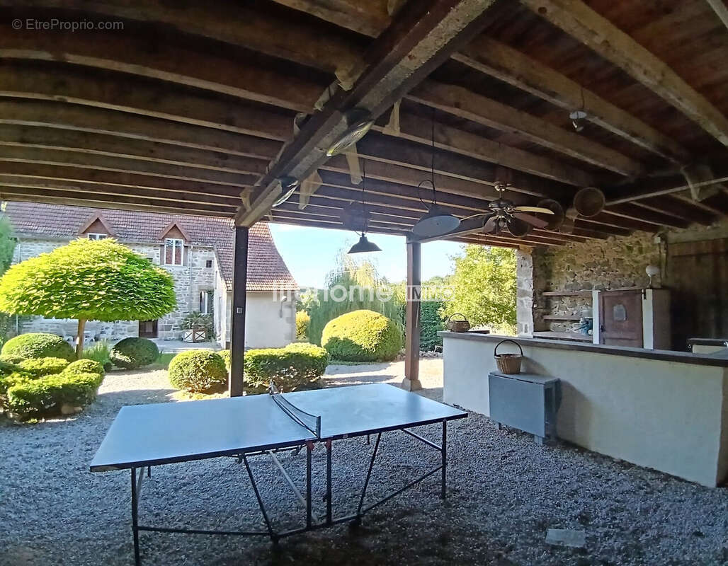 Maison à SAINT-QUENTIN-LA-CHABANNE