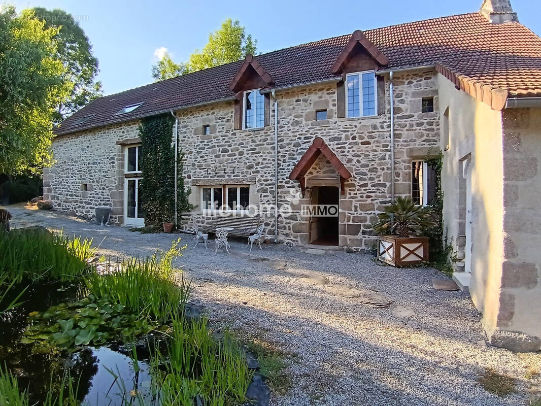 Maison à SAINT-QUENTIN-LA-CHABANNE