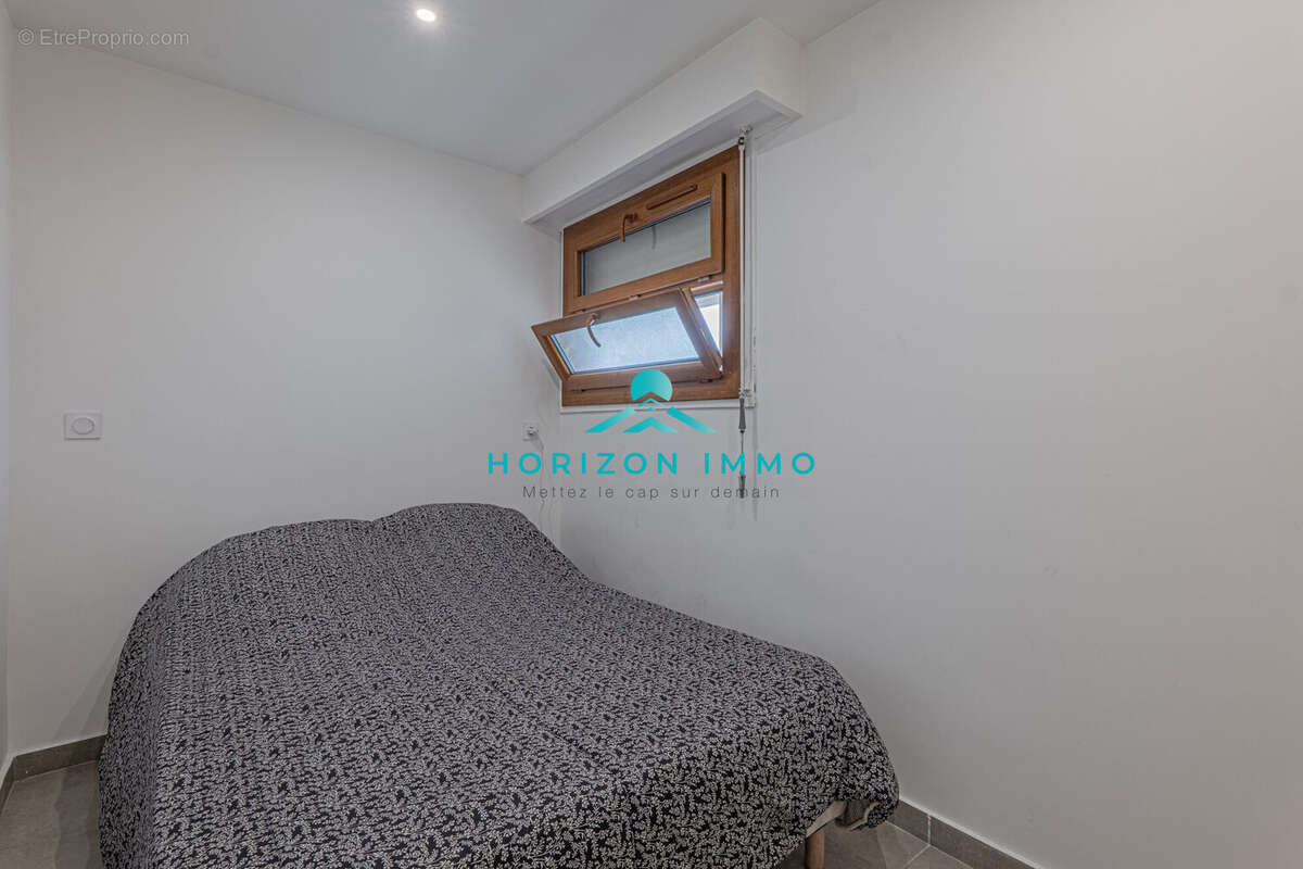 Appartement à SAINT-LAURENT-DU-VAR