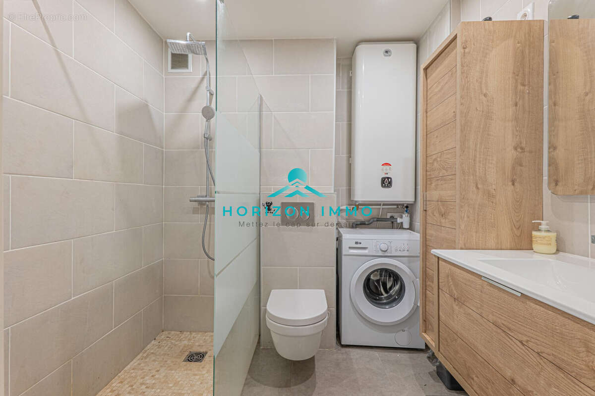 Appartement à SAINT-LAURENT-DU-VAR