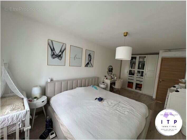 Chambre 1  - Maison à BRETIGNY-SUR-ORGE