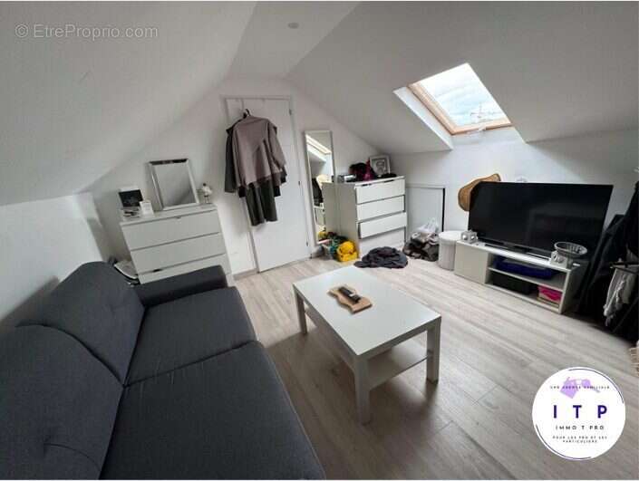 Chambre comble  - Maison à BRETIGNY-SUR-ORGE