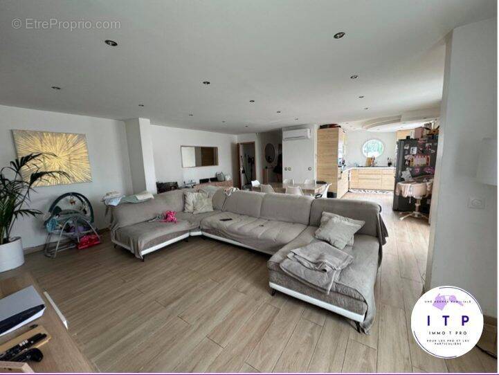 Salon  - Maison à BRETIGNY-SUR-ORGE