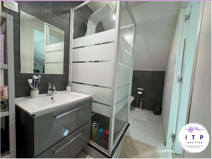 SDB R+2  - Maison à BRETIGNY-SUR-ORGE