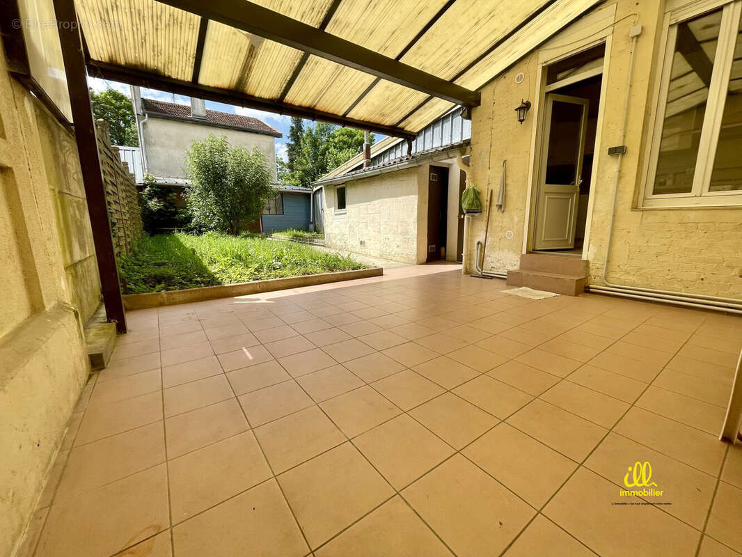 Maison à CHARLEVILLE-MEZIERES