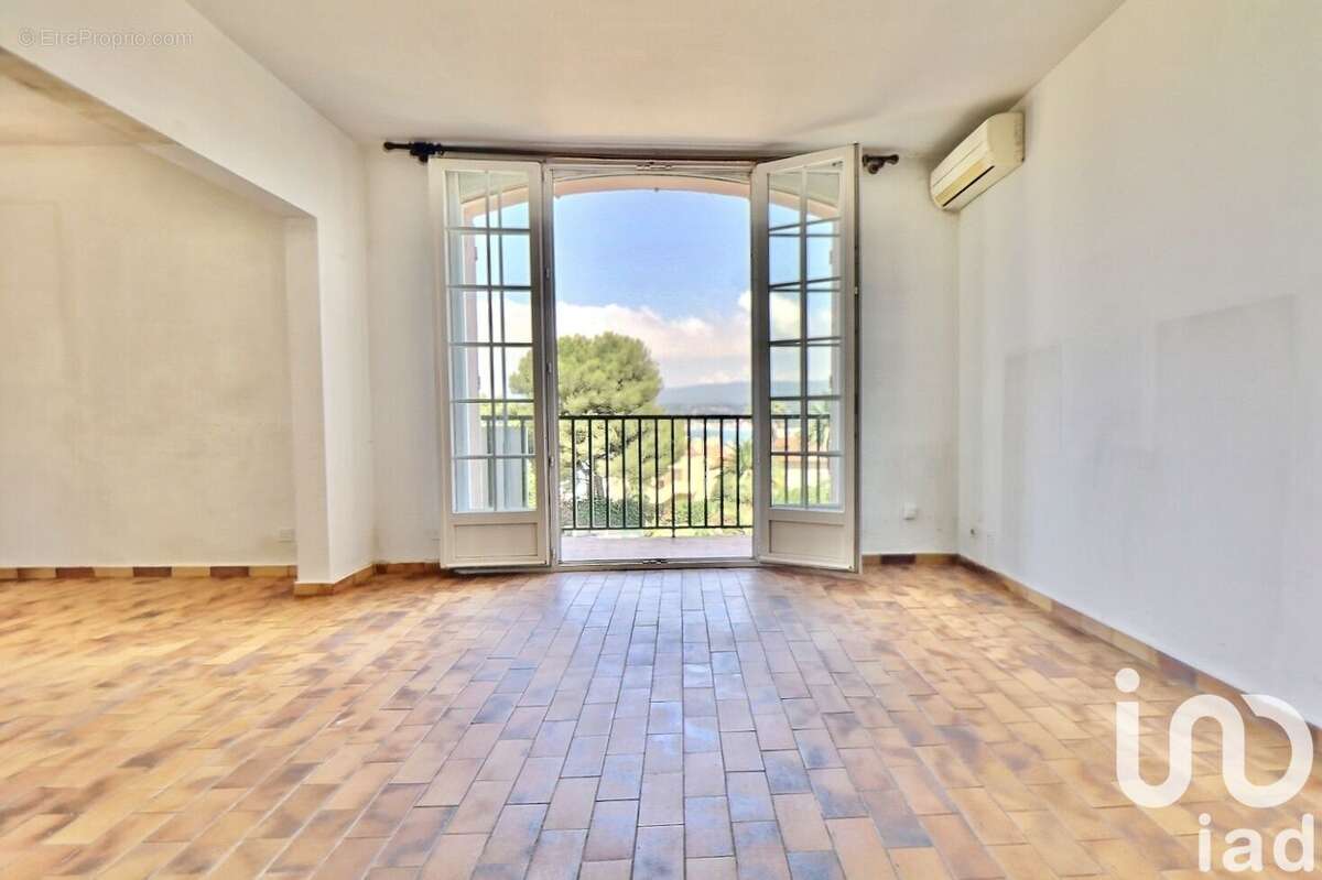 Photo 2 - Appartement à SAINT-CYR-SUR-MER
