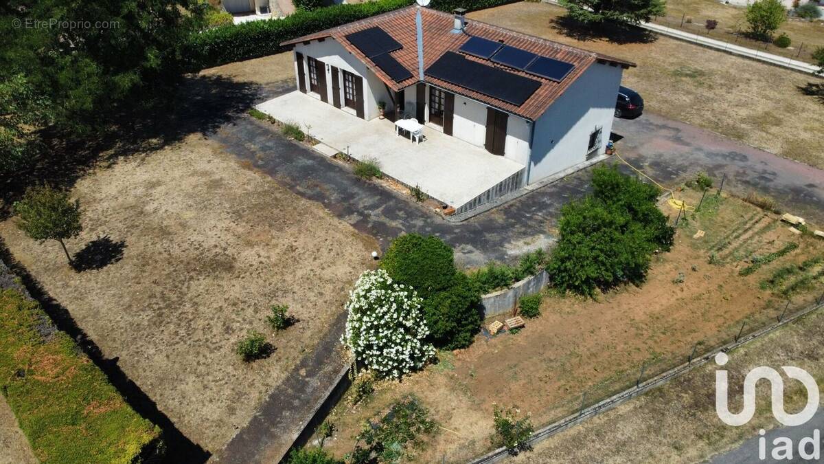 Photo 1 - Maison à MONTBRON