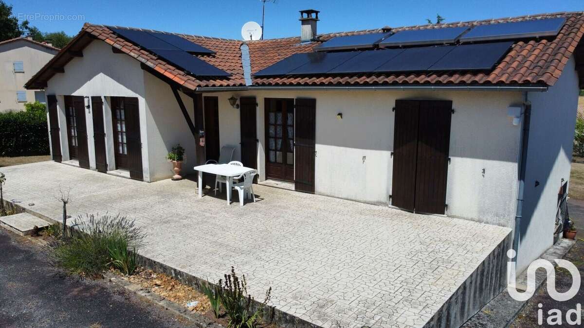 Photo 2 - Maison à MONTBRON