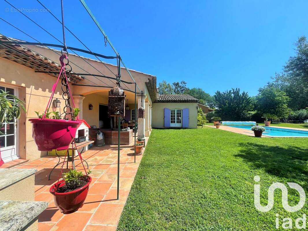 Photo 2 - Maison à COGOLIN