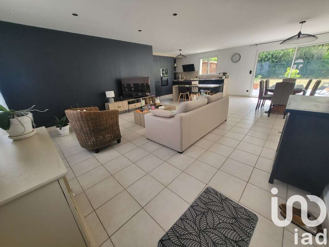 Photo 2 - Maison à NESMY