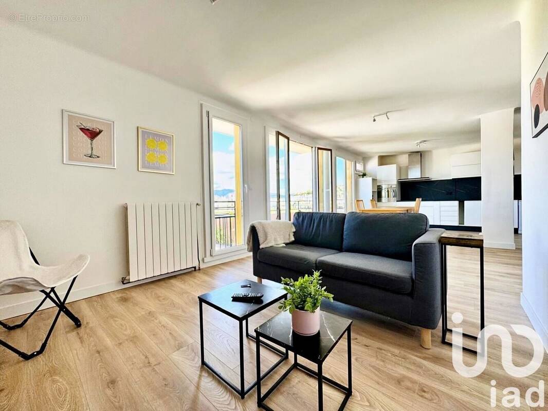 Photo 1 - Appartement à SAINT-RAPHAEL