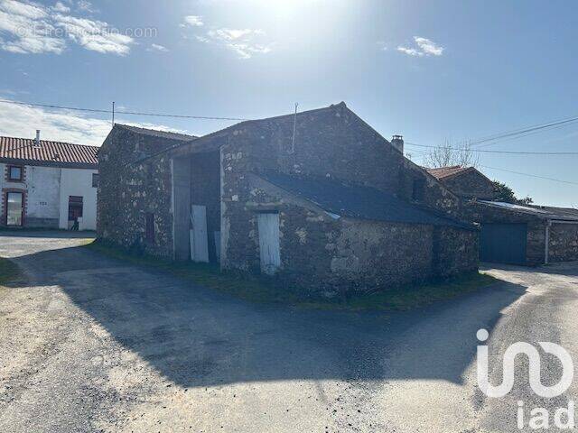 Photo 2 - Terrain à CHAVAGNES-EN-PAILLERS