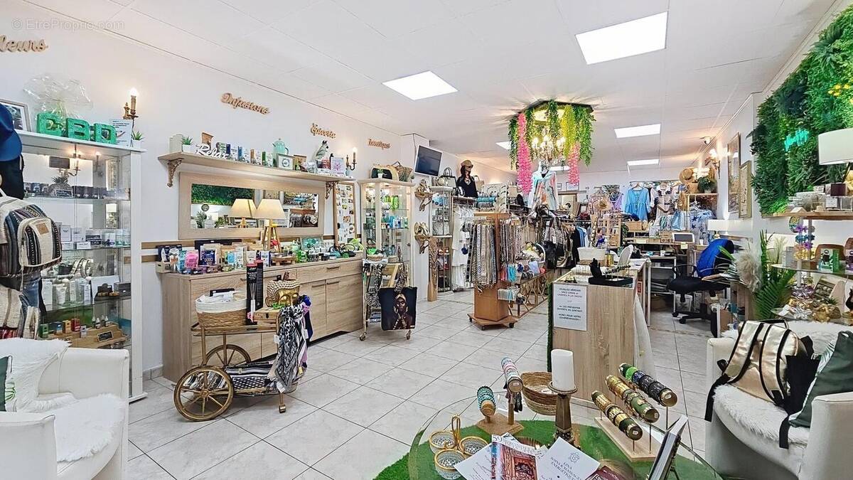 Photo 1 - Commerce à PEZENAS