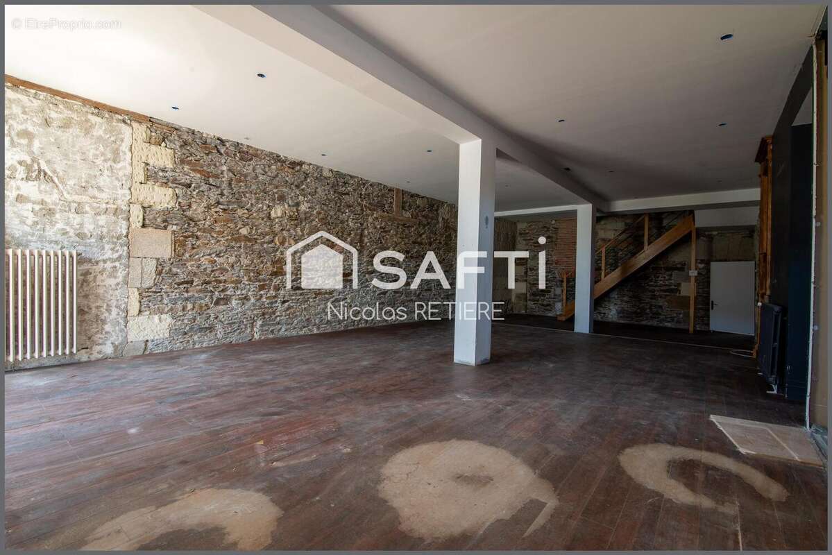 Photo 2 - Commerce à NANTES