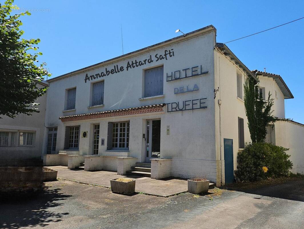 Photo 1 - Commerce à SORGES