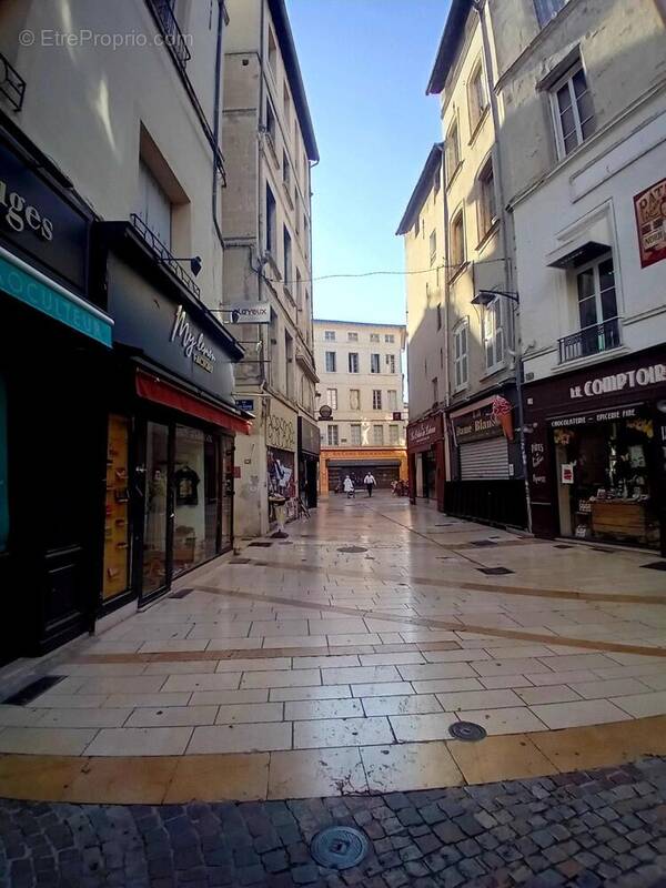 Photo 1 - Commerce à AVIGNON