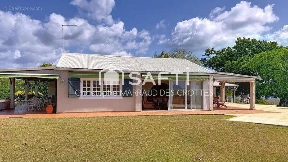 Photo 2 - Maison à LE CARBET