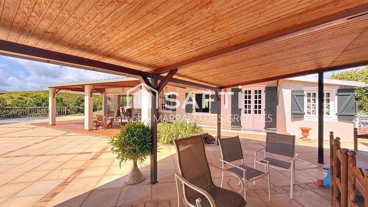 Photo 4 - Maison à LE CARBET