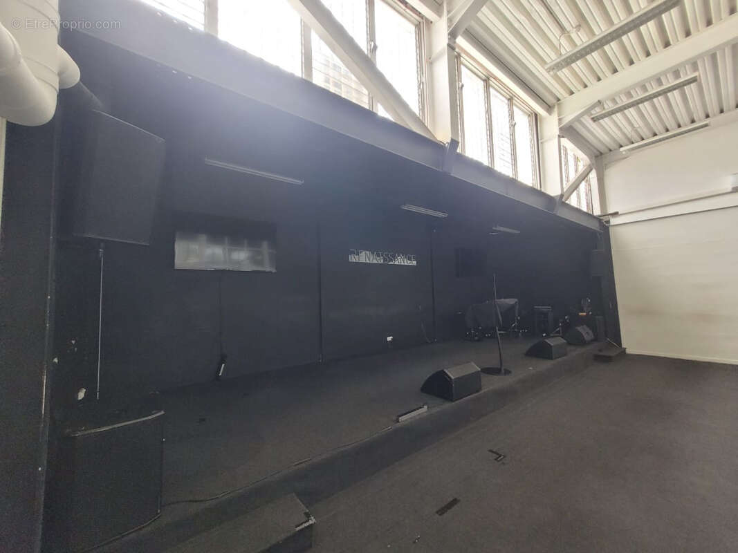 Commerce à LES ABYMES