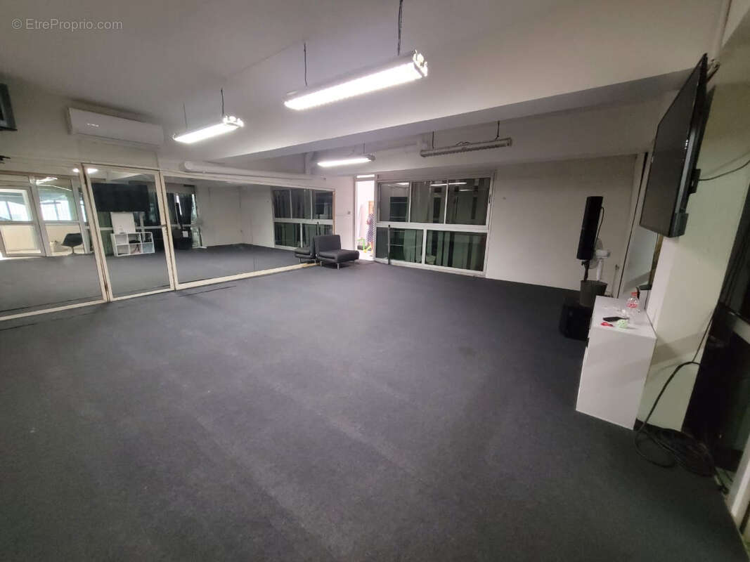 Commerce à LES ABYMES