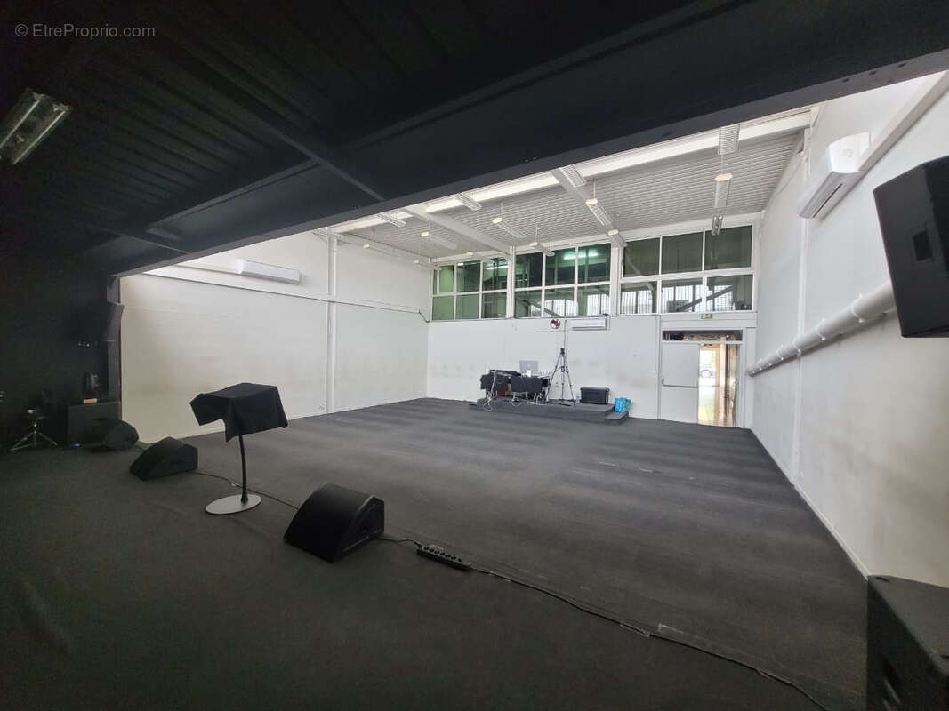 Commerce à LES ABYMES