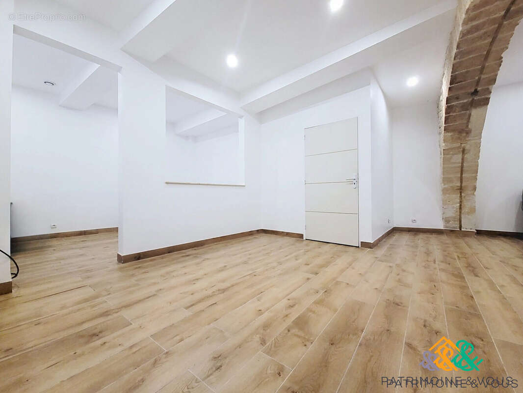 Commerce à BEAUCAIRE