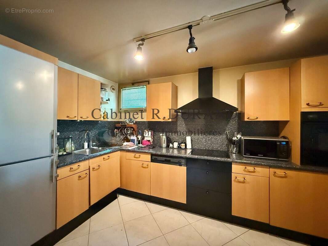 Appartement à LA GARENNE-COLOMBES