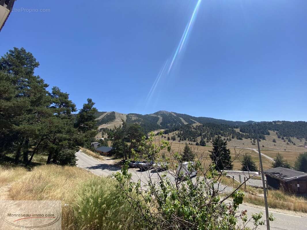 Appartement à GREOLIERES