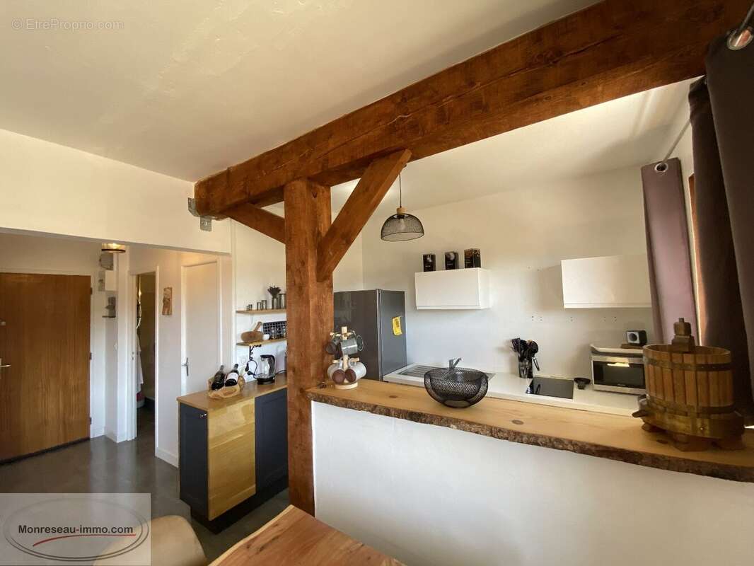 Appartement à GREOLIERES