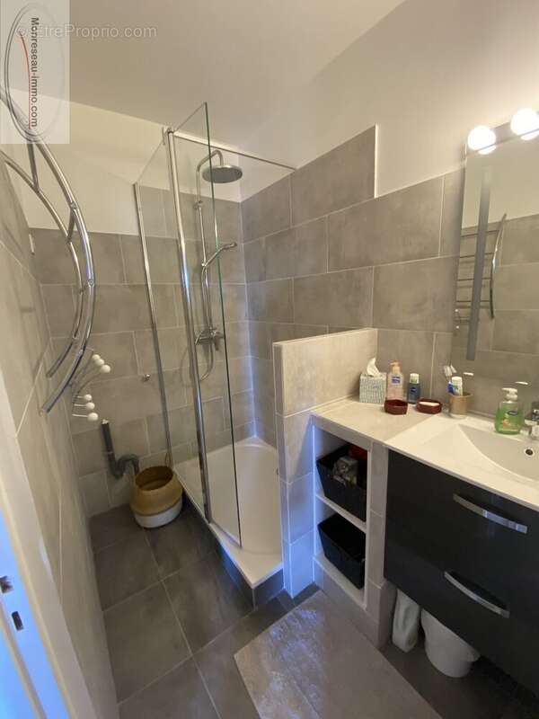 Appartement à GREOLIERES