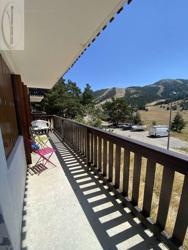 Appartement à GREOLIERES