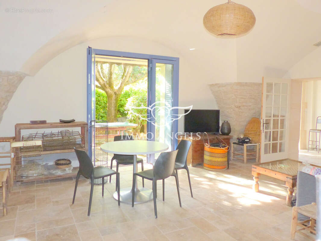 Maison à VILLEVIEILLE