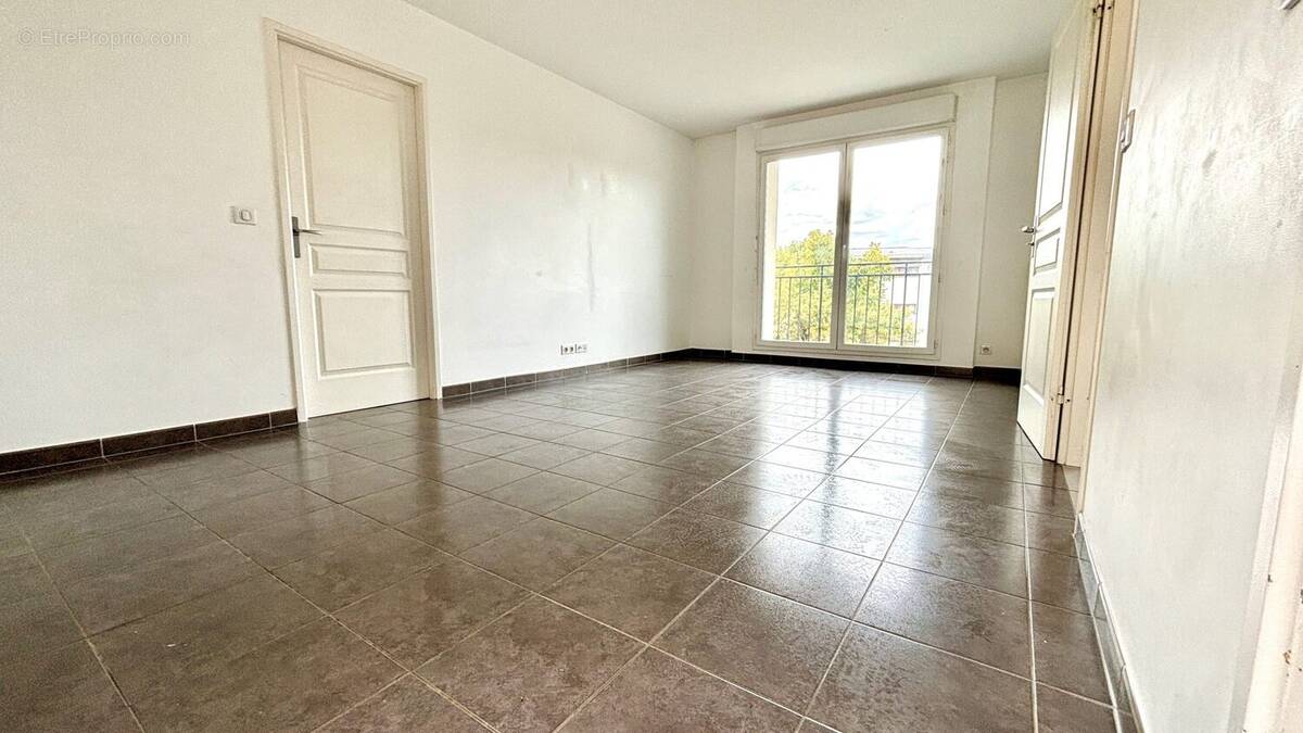 Appartement à MAISONS-ALFORT