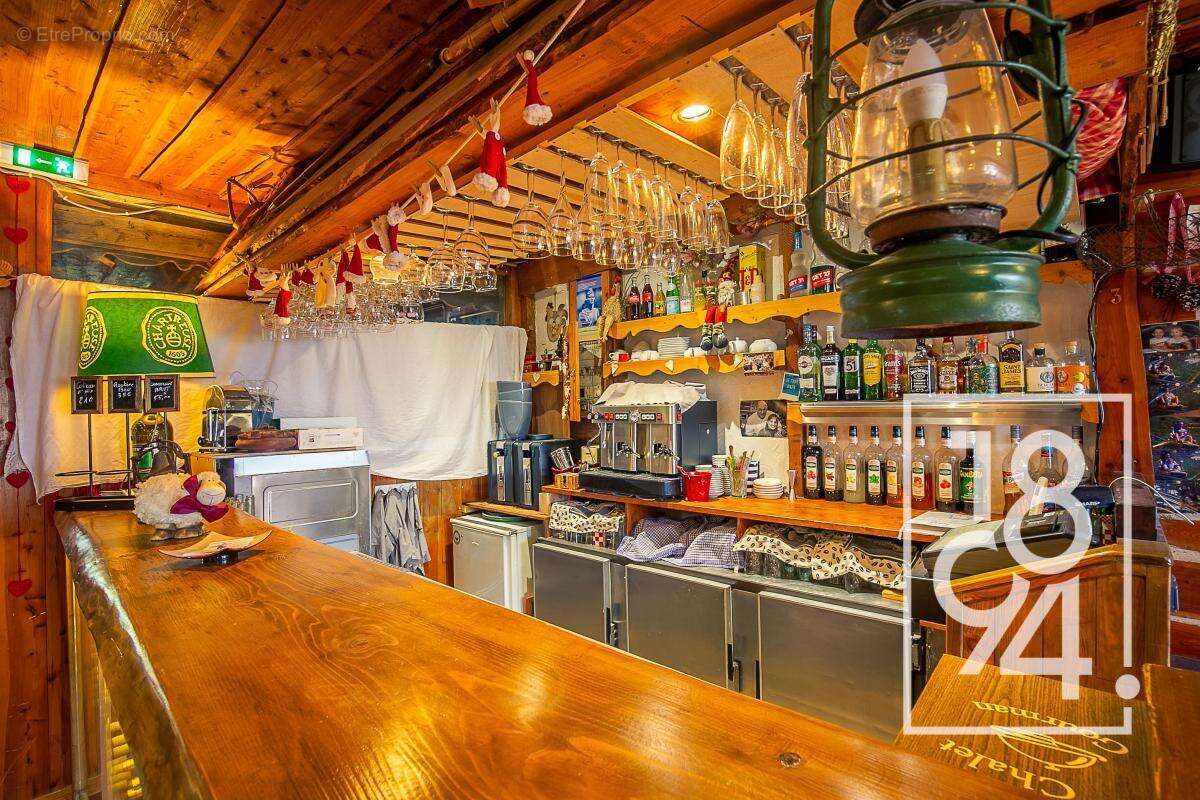 Commerce à UVERNET-FOURS