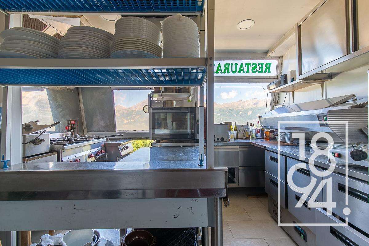 Commerce à UVERNET-FOURS