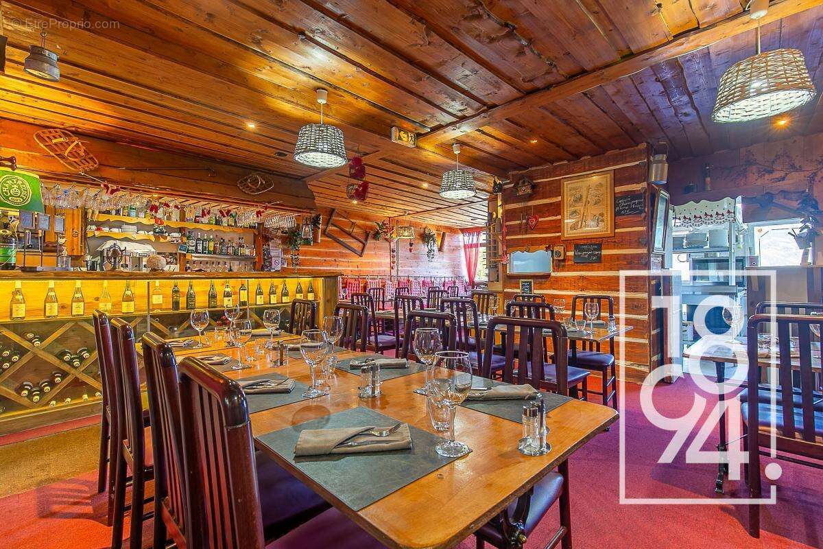 Commerce à UVERNET-FOURS