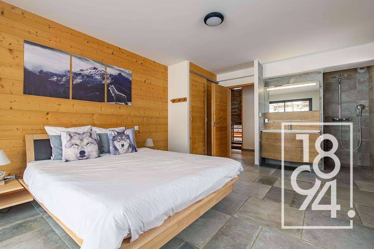 Maison à ENCHASTRAYES