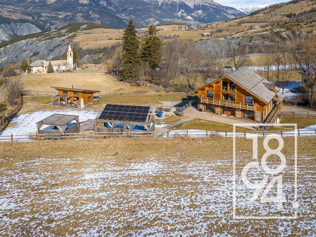 Maison à ENCHASTRAYES