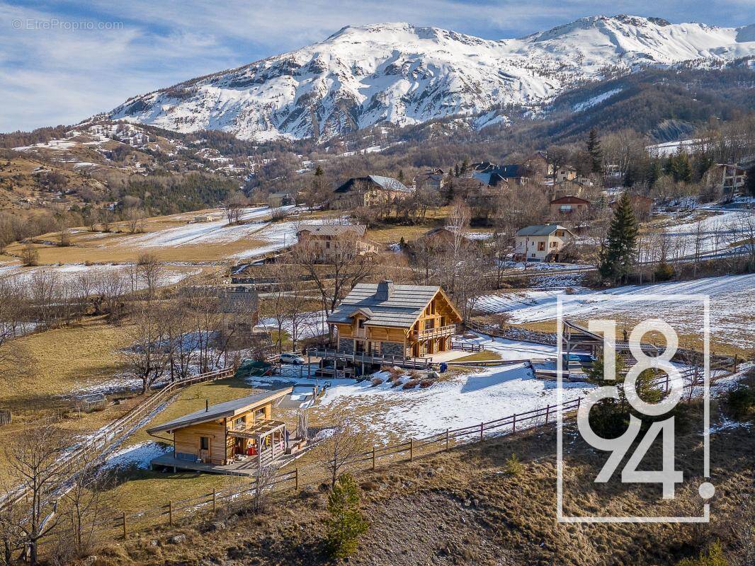 Maison à ENCHASTRAYES