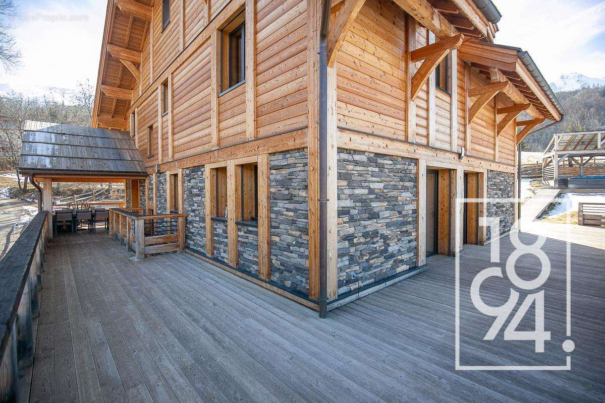 Maison à ENCHASTRAYES