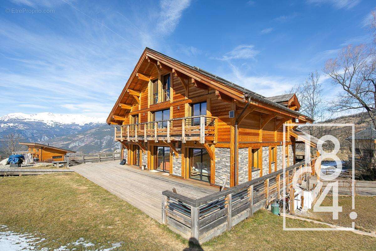 Maison à ENCHASTRAYES