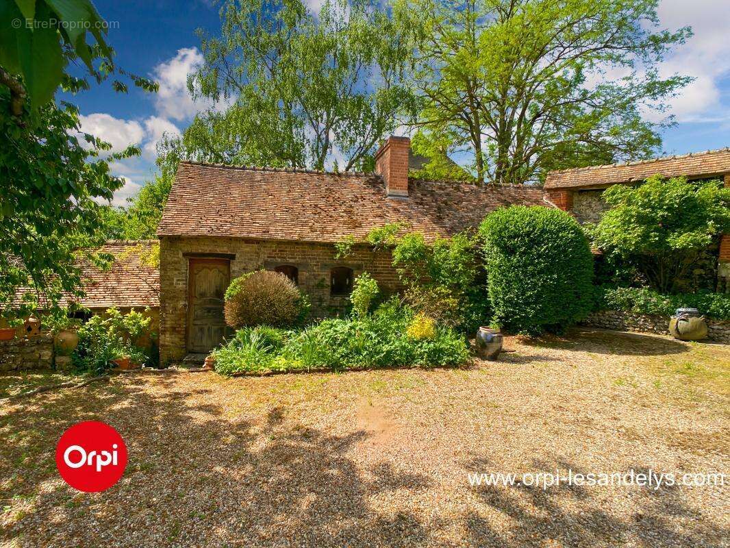 Maison à SAINT-CLAIR-SUR-EPTE