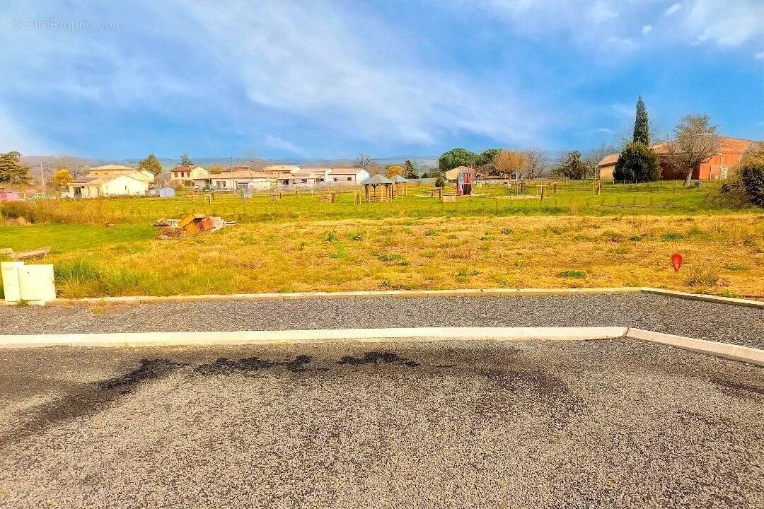 Terrain à SAINT-GAUZENS