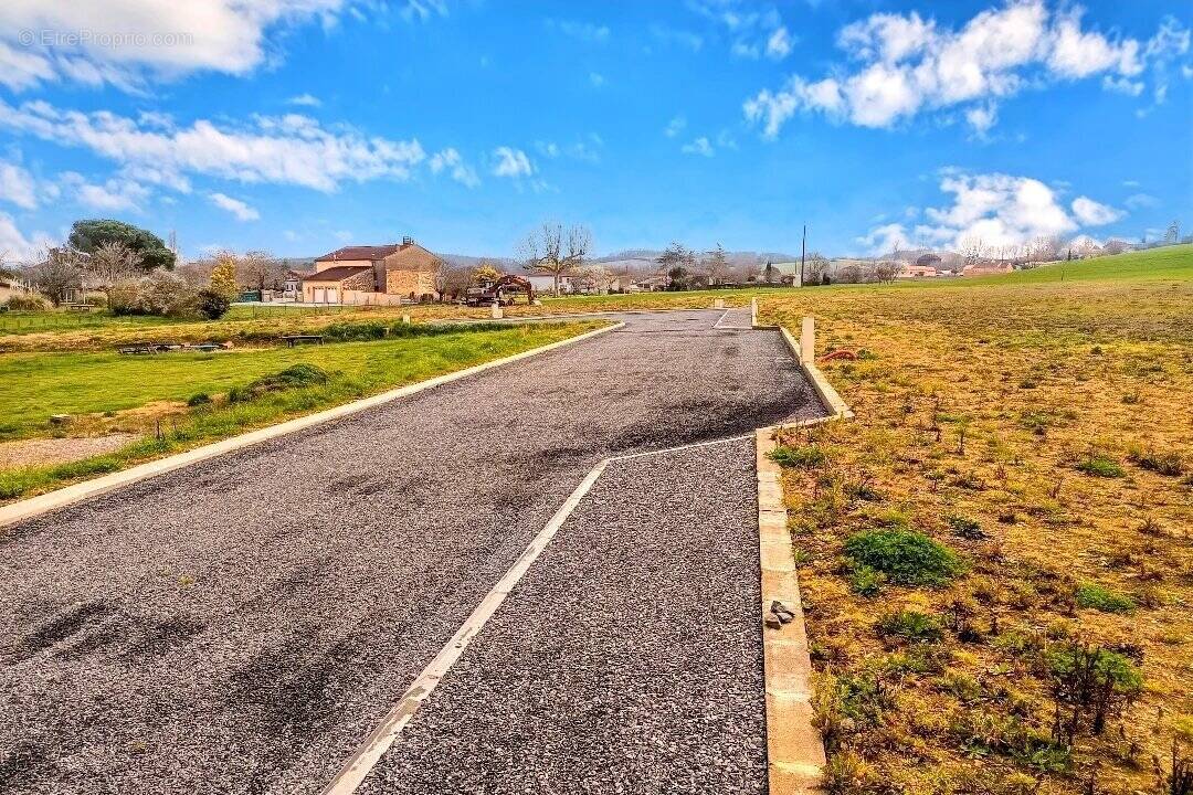 Terrain à SAINT-GAUZENS