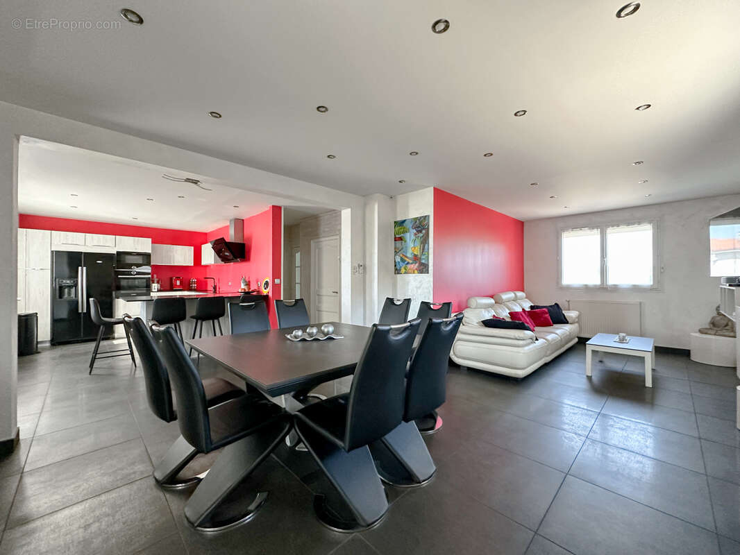 Maison à CLONAS-SUR-VAREZE